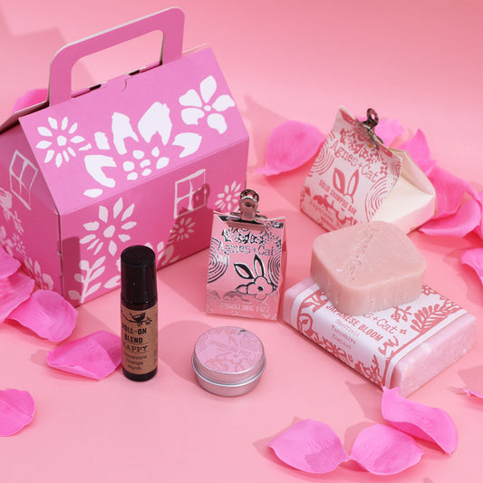 Bloom and bliss beauty box with skincare products - Agnes and Cat